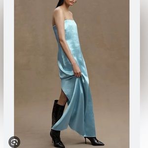 STELLA STRAPLESS HAMMERED BACK-SLIT SATIN GOWN - Milky Blue